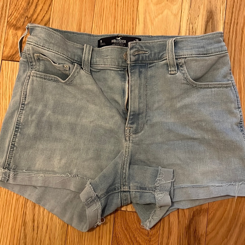 Hollister-Soft stretch high-rise short 3”